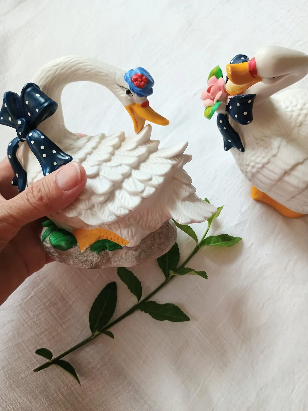 🧦 ECLECTIC GRANDPA 🧦 2 RARE TRu VTG Dapper Core Geese / Swan Ceramic Figurines